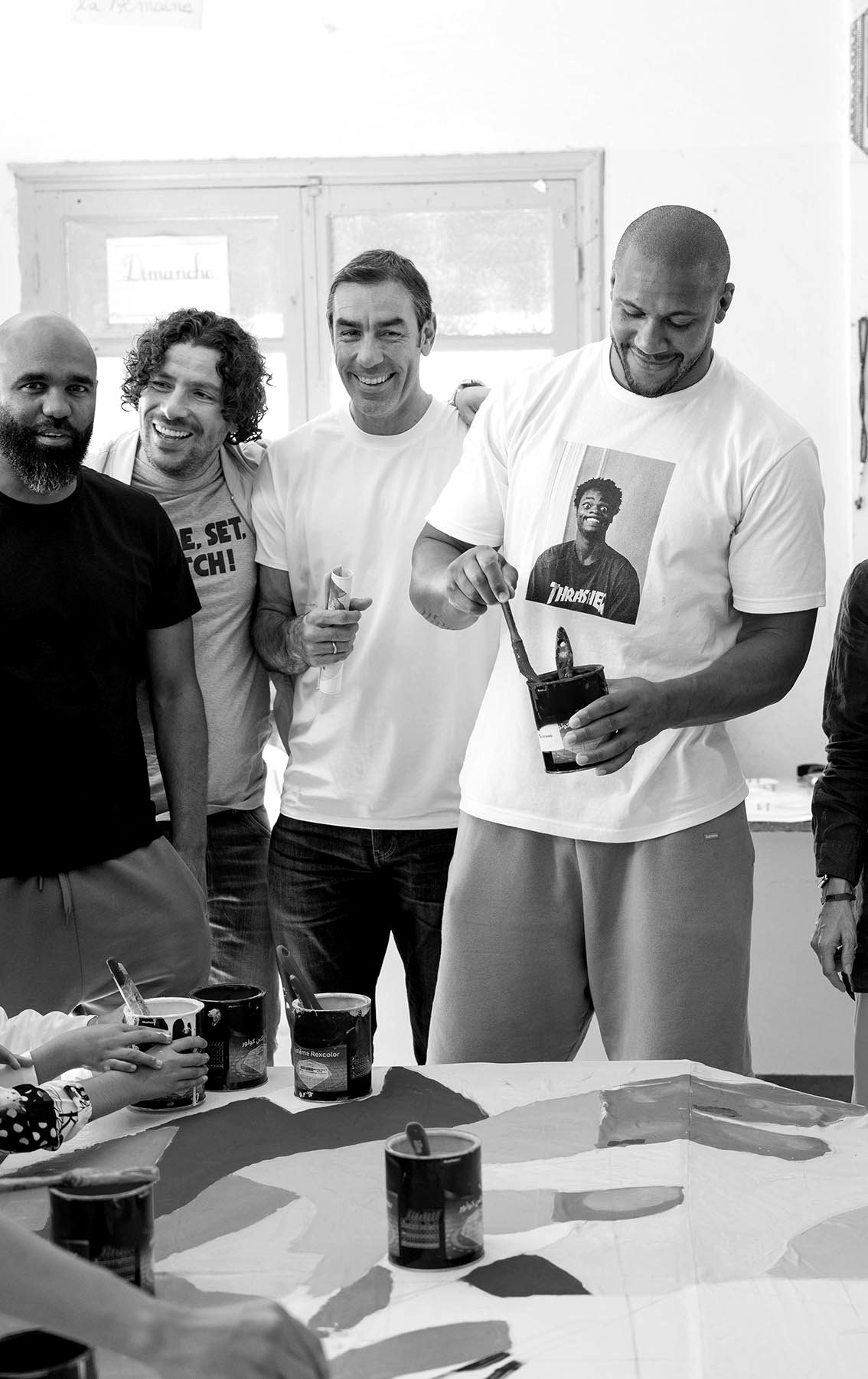 Atelier de peinture avec des enfants, autour d’Agafay Football